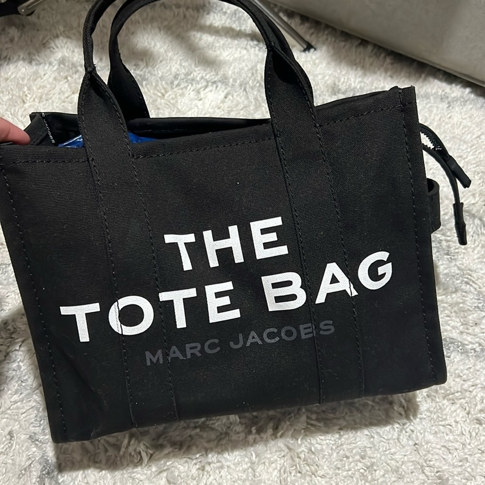 Marc jacobs mini tote  black only used once